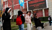 超250万人参加国考，年轻人考公看重什么？