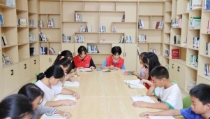 流通图书站落地六合村 阅读助力乡村人才振兴